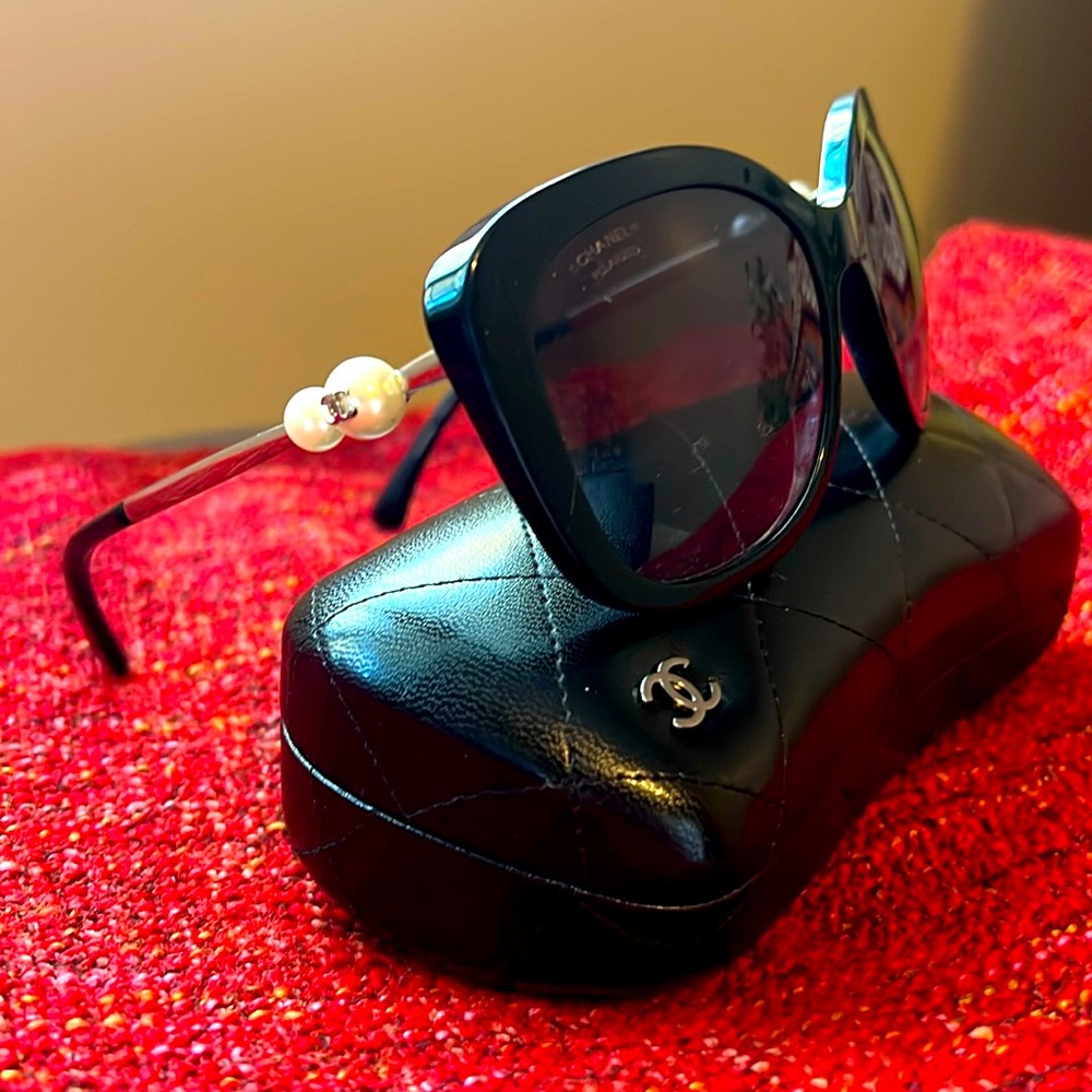 CHANEL Square Pearl Polarized Sunglasses
